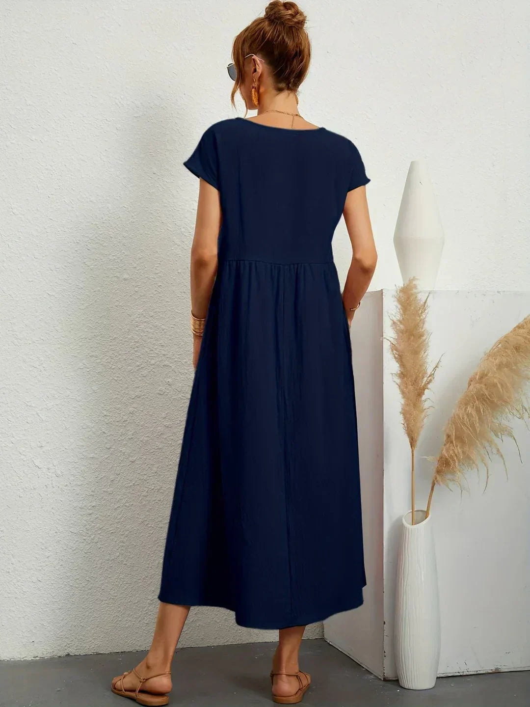 Gabrielle™ | A flowing midi dress with timeless elegance