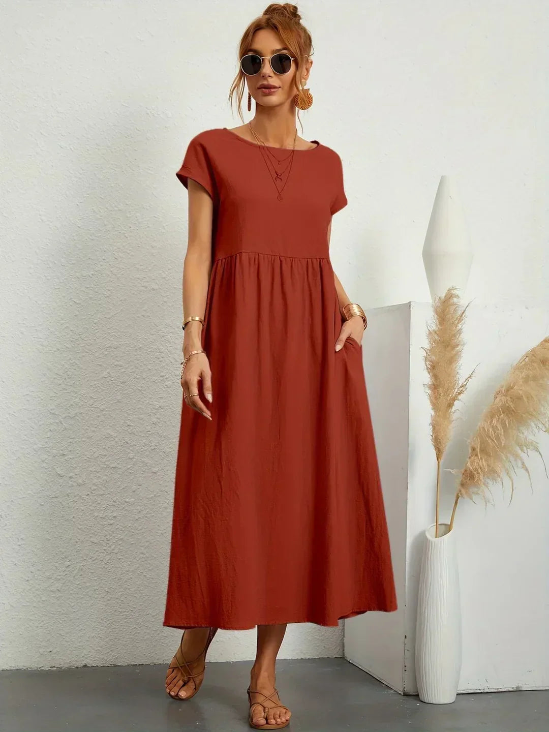 Gabrielle™ | A flowing midi dress with timeless elegance