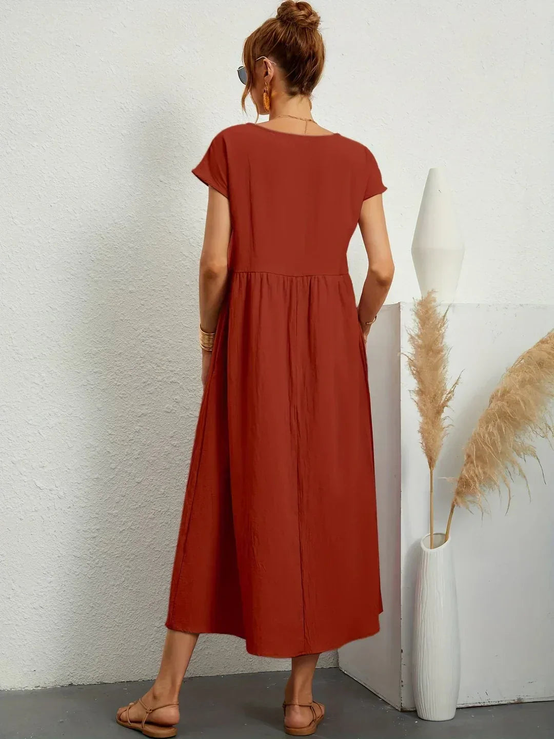 Gabrielle™ | A flowing midi dress with timeless elegance