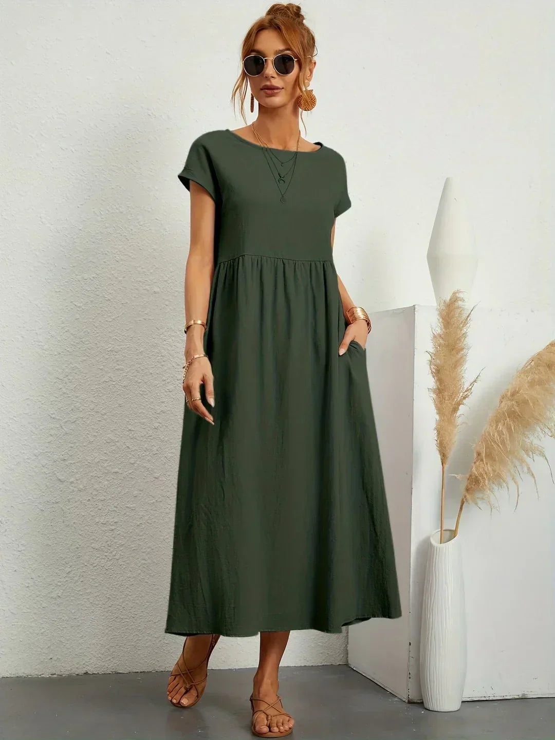 Gabrielle™ | A flowing midi dress with timeless elegance
