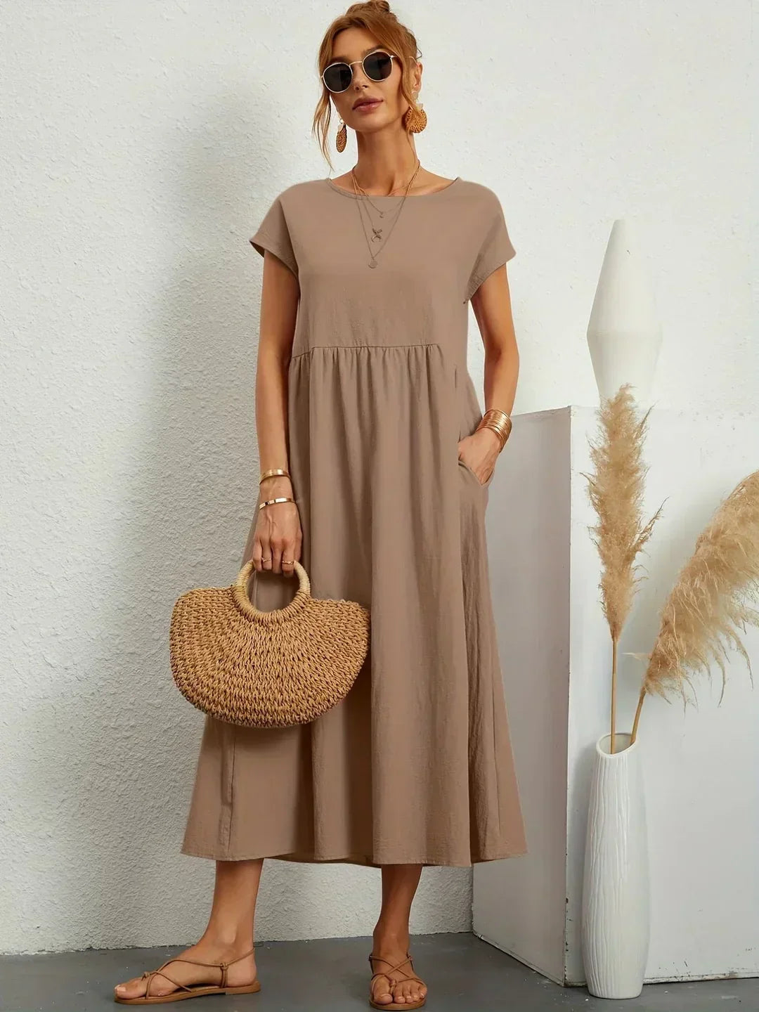 Gabrielle™ | A flowing midi dress with timeless elegance