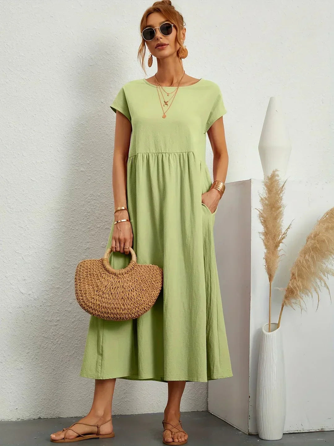 Gabrielle™ | A flowing midi dress with timeless elegance