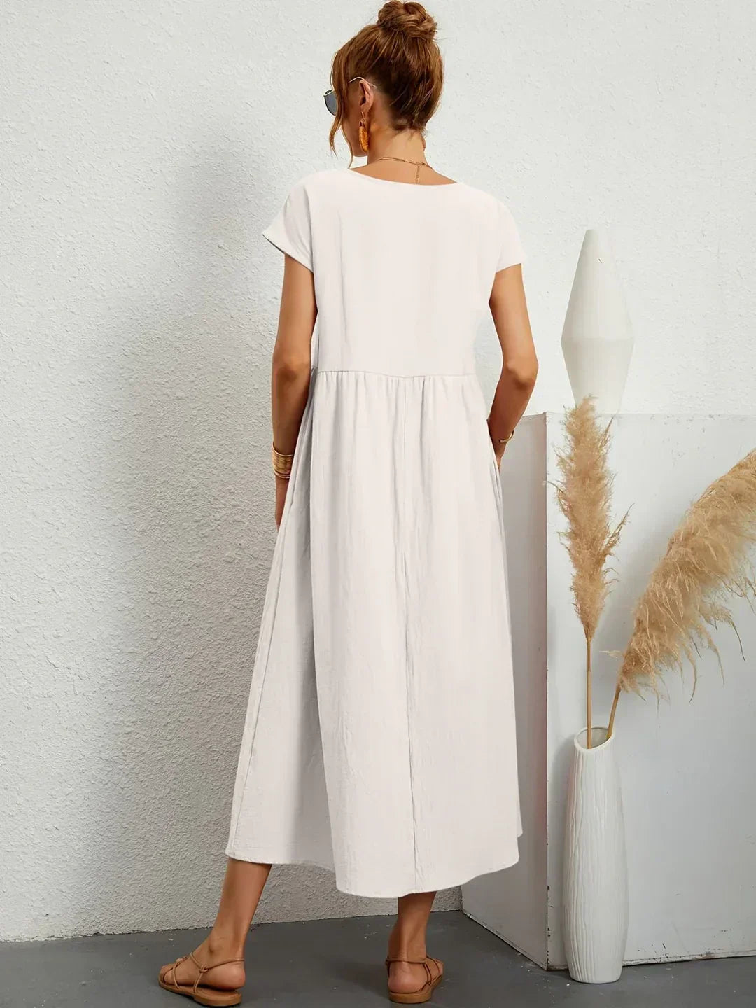 Gabrielle™ | A flowing midi dress with timeless elegance