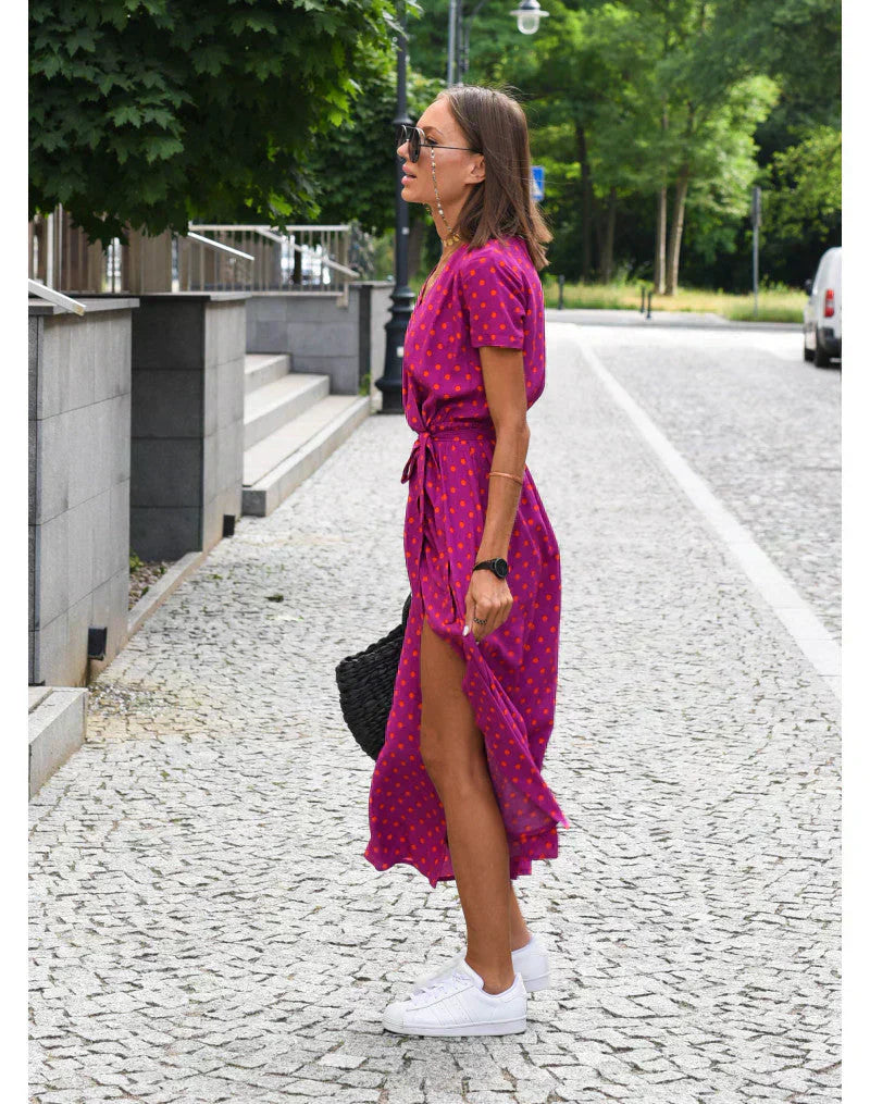 Julia | An elegant V-neck dress with a figure-hugging cut