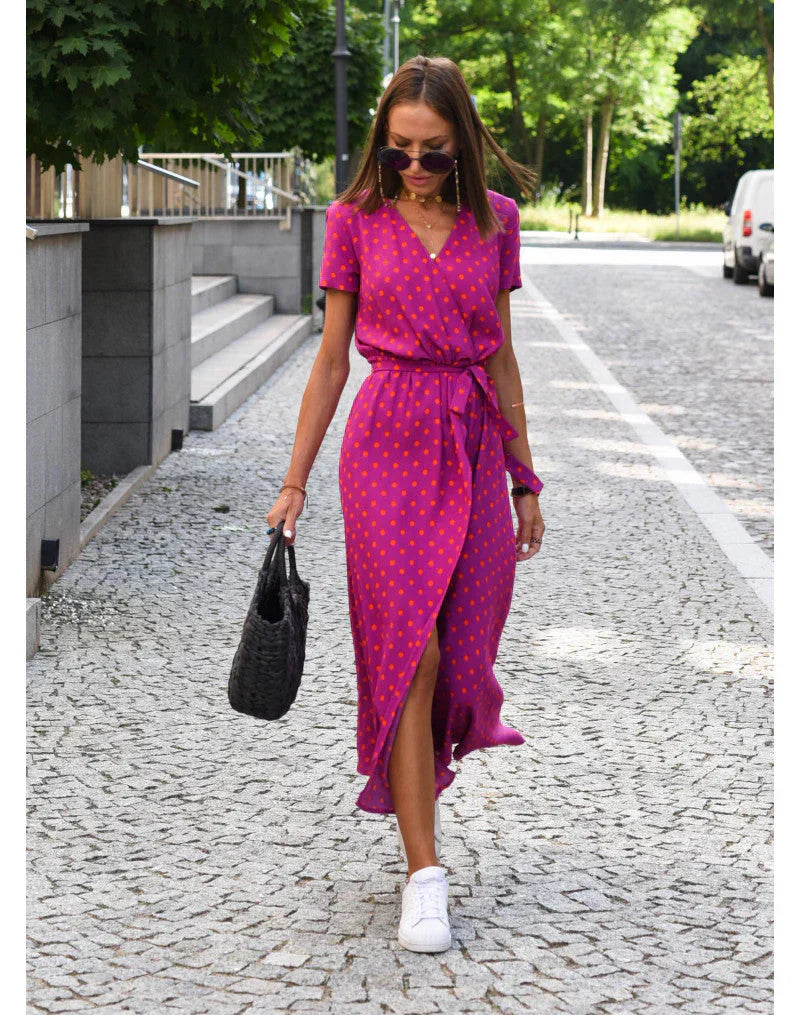 Julia | An elegant V-neck dress with a figure-hugging cut