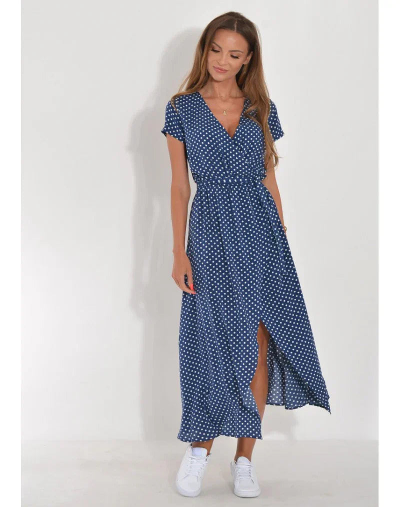 Julia | An elegant V-neck dress with a figure-hugging cut